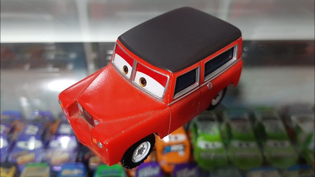 Mattel Disney/Pixar Cars 2 Maurice Wheelks (Buckingham Palace Attendee) Palace Chaos Land Rover 2013