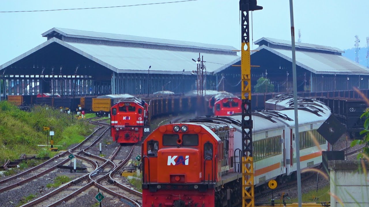 Kereta Api Kuala Stabas Mau Lewat Babaranjang Ngalah.