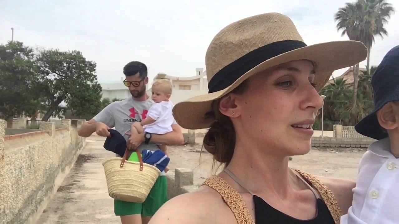 Vlog 10-11/06/16. Su primer día de PLAYA y PISCINA.