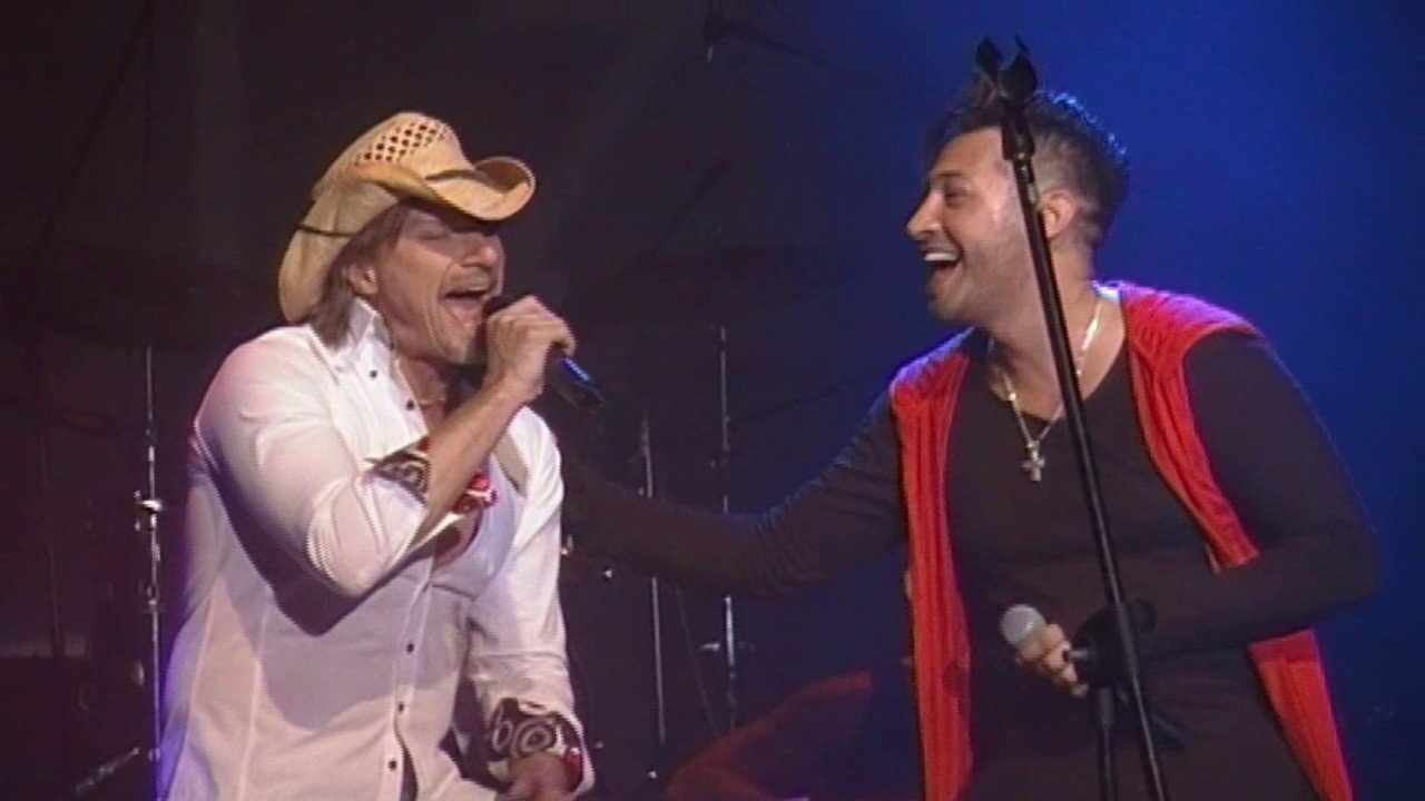Gabriel Marian y Pablo Ruiz cantando ELLA de Rata Blanca