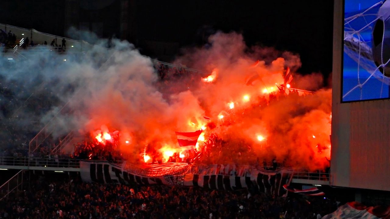 อุลตร้า ไทยแลนด์ จุดพลุ vs อินโดนีเซีย - FOOTBALL PYRO THAILAND vs INDONESIA AFF SUZUKI CUP 2016