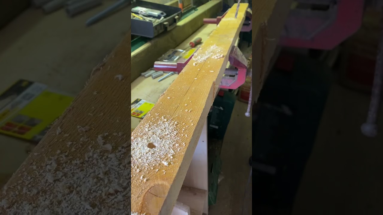 Construire un abris pour bois de chauffage. #bois #construction #jardin #permaculture