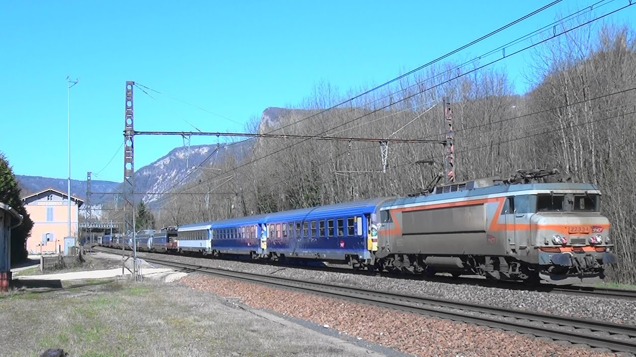 Une BB22200 achemine des motrices radiées de TGV Sud-Est