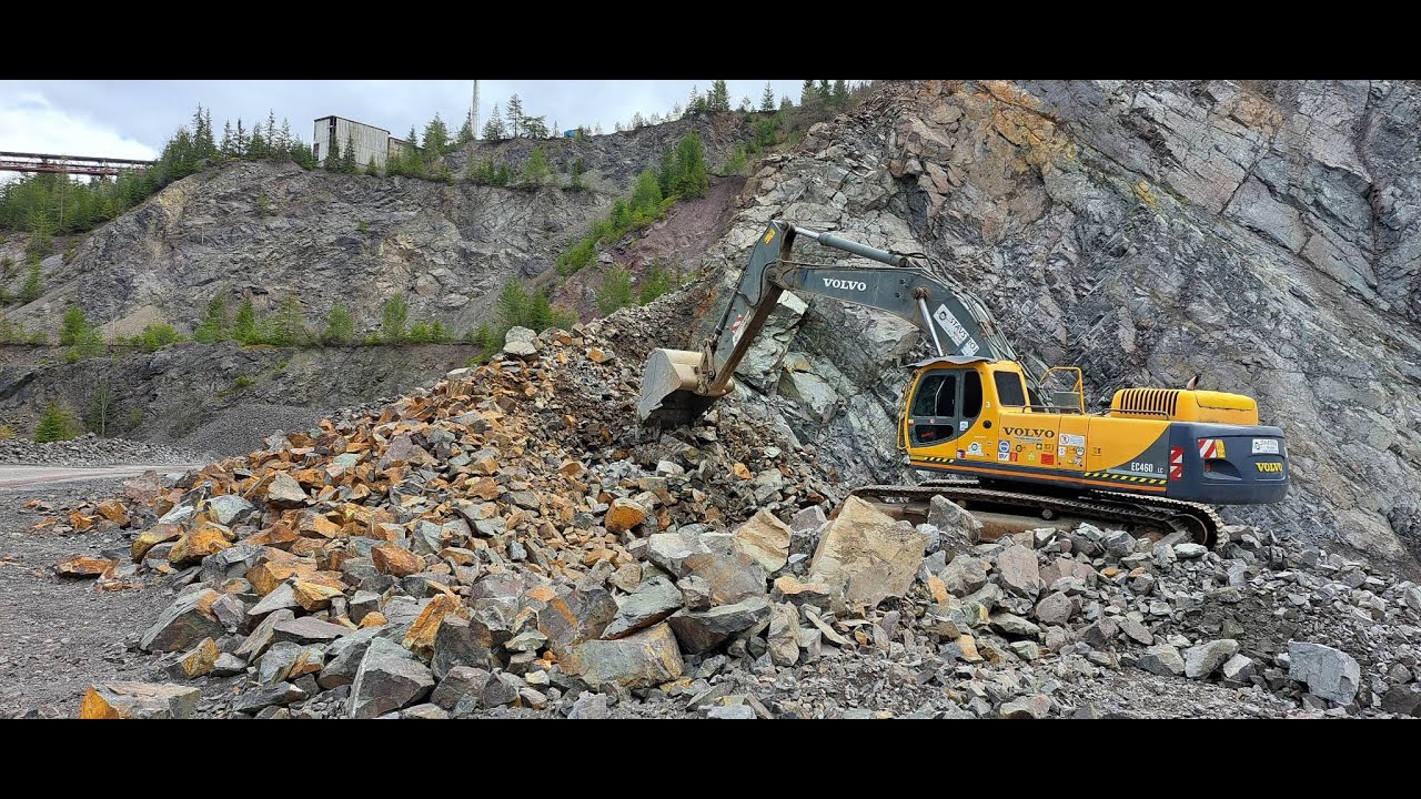 Volvo EC 460 & Volvo A 35 E & Tatra PHOENIX & Tatra 163 JAMAL