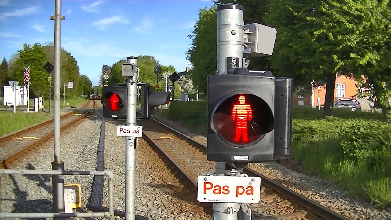 Spoorwegovergang Stoholm (DK) // Railroad crossing // Jernbaneoverskæring