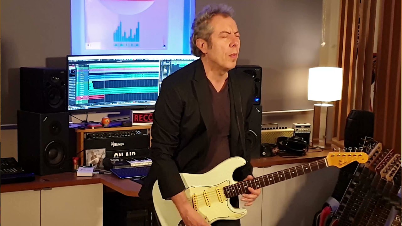 Salut &agrave; tous deuxi&egrave;me  vid&eacute;o de mon album xi   le titre s'appelle Des Felins  bonne &eacute;coute .🤘🤘