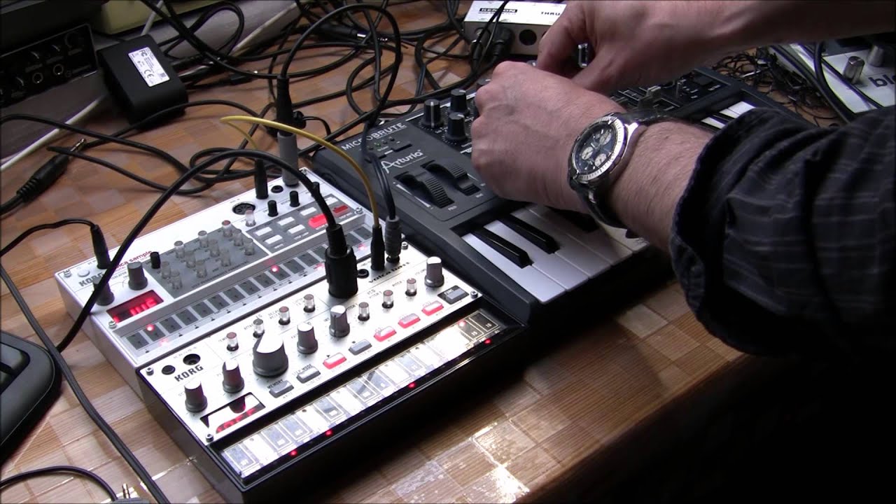 Techno jam with Volca Sample, Volca Bass and Microbrute
