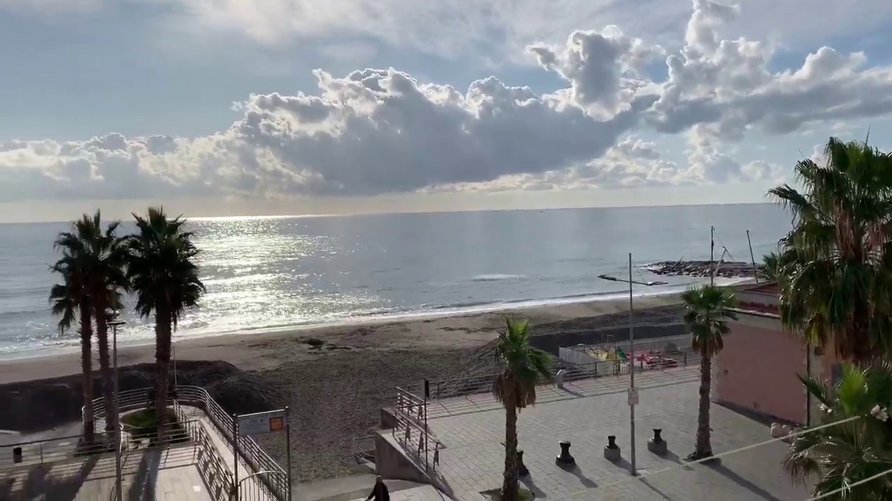 Trilocale FRONTE MARE Loano