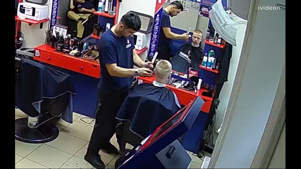 Barbershop: Young blonde buzz