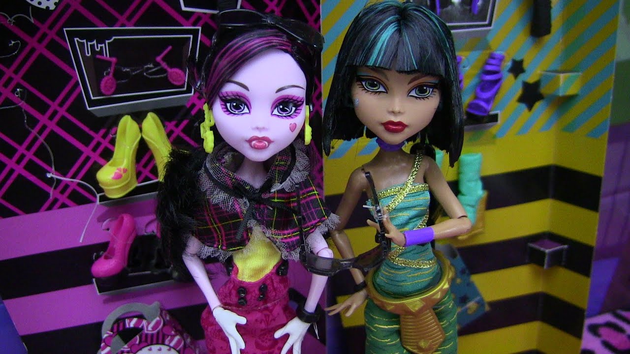 MONSTER HIGH I LOVE SHOES CLEO DE NILE & DRACULAURA REVIEW VIDEO !!!! :D !