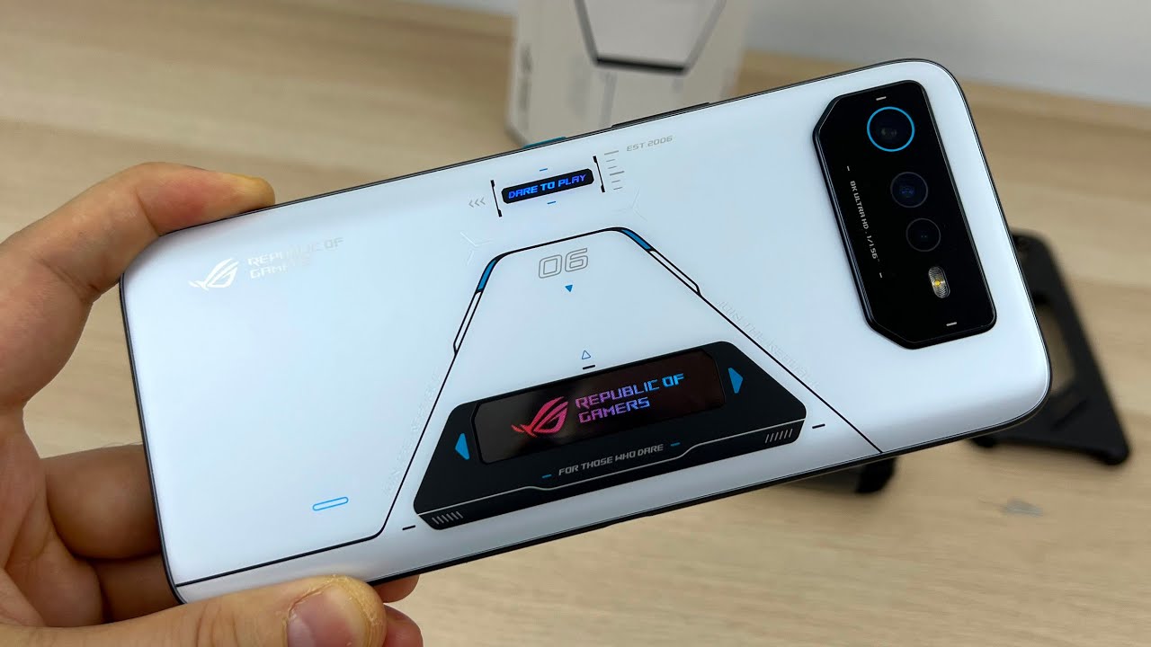 ASUS ROG Phone 6 Pro Unboxing (Snapdragon 8+ Gen 1 Gaming Phone With HUGE Aero Active Cooler)