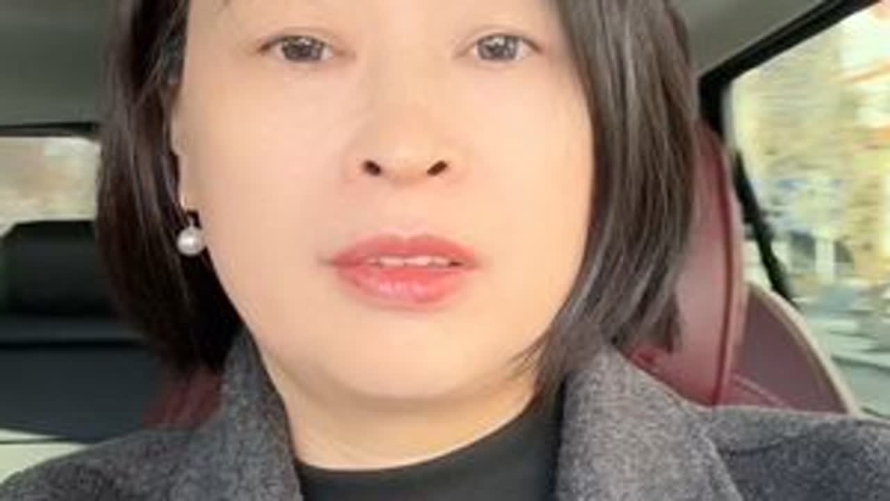 孩子长大的瞬间 ，仿佛时间也加速了脚步，看着孩子的小背影渐行渐远，我们会莫名的心酸 #家的温暖 #中年 #家有女孩