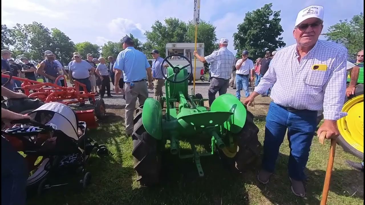 Oliver - Farmall - JD - AC Tractors #1 Auction Video of Ron Zimmerly Collection