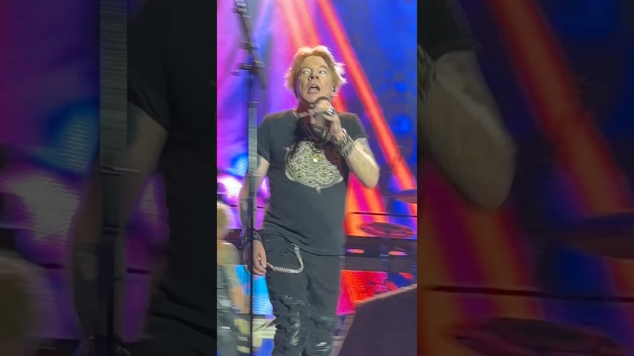 Axl Sees Something Offstage&hellip; Then Duff Notices It Too 👀