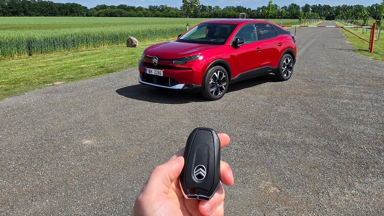 2025 Citro&euml;n C4 | A Detailed Look at The World's Most COMFORTABLE Hatchback? (POV Walkaround)