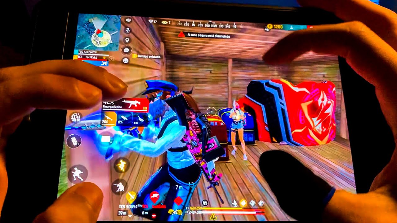 1 Ano de uso IPad Mini! IPad Mini 5 free fire gameplay handcam 5 dedos display 60hz