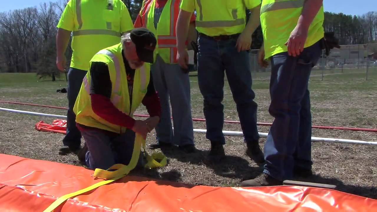 Cedar Rapids 'Tiger Dam' flood control demonstration