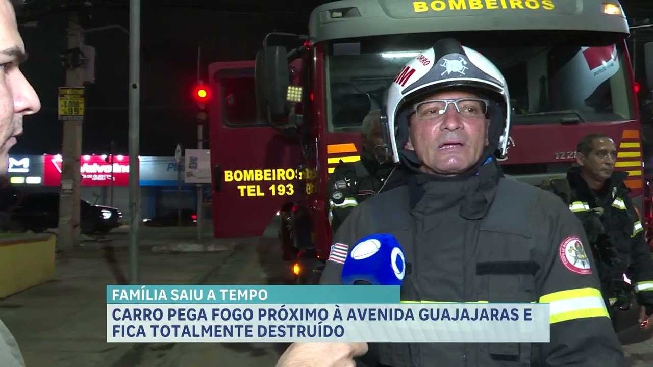 Carro pega fogo próximo à Avenida Guajajaras e fica totalmente destruído
