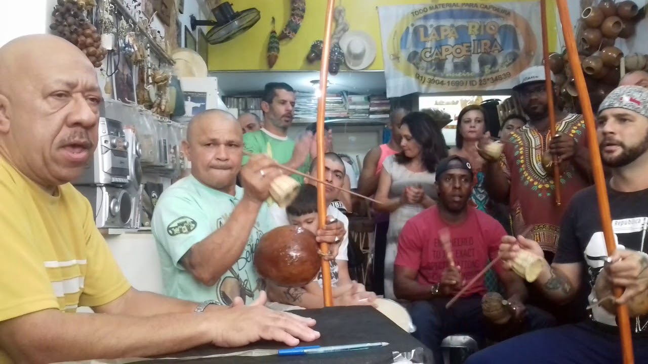 Capoeira mestre boa voz em lançamento de seu novo cd na lapa rio de janeiro