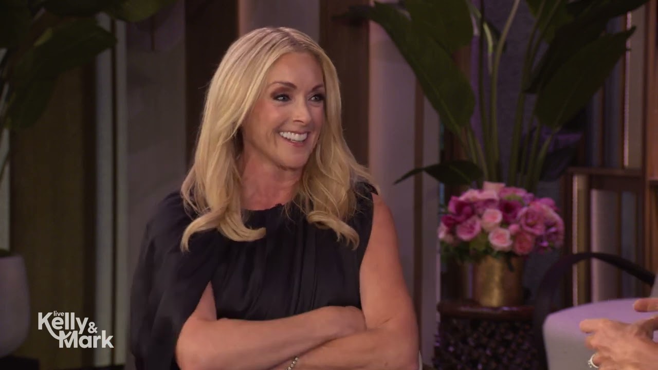 Jane Krakowski Talks 