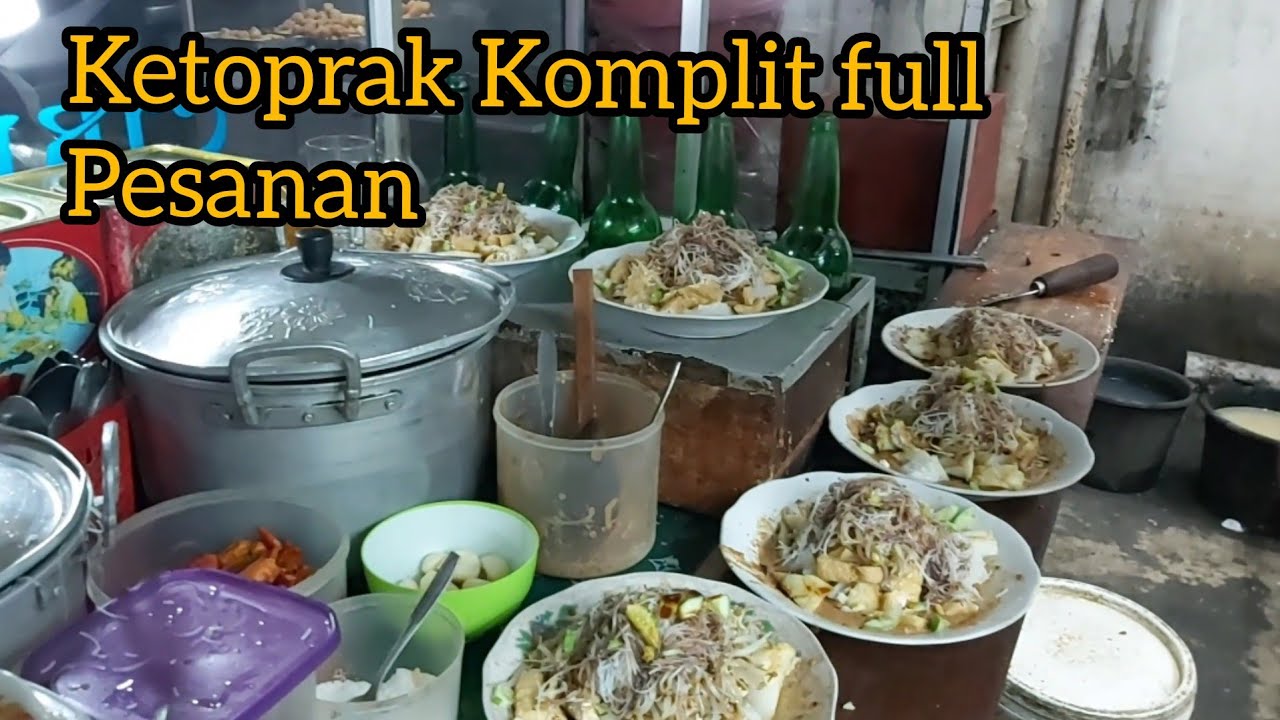 MANTAPPS, 9 PIRING BERJEJERAN SEKALIGUS | makanan legendaris. ketoprak khas cirebon