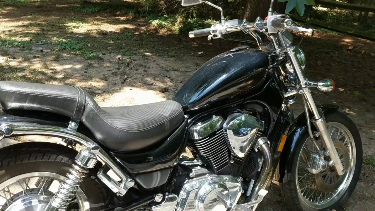 2005 Suzuki Boulevard S50 Battery Change