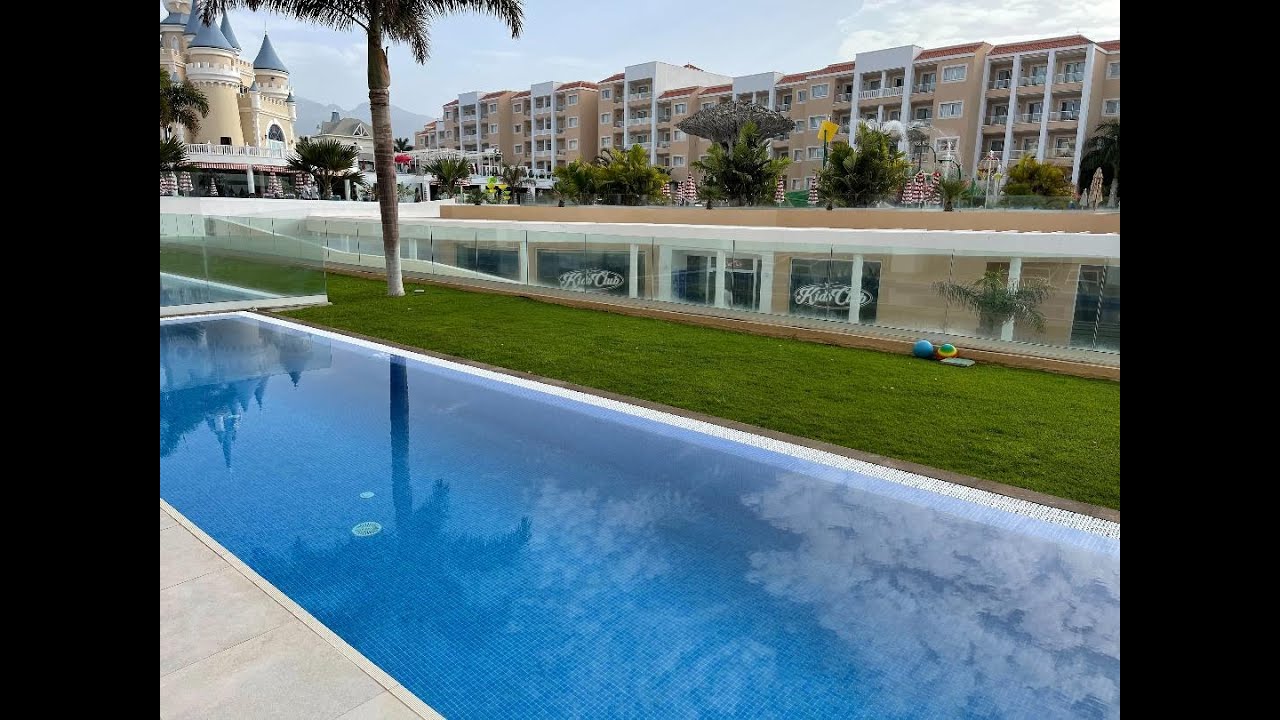 What's a swim up suite like at Fantasia Hotel, Tenerife?