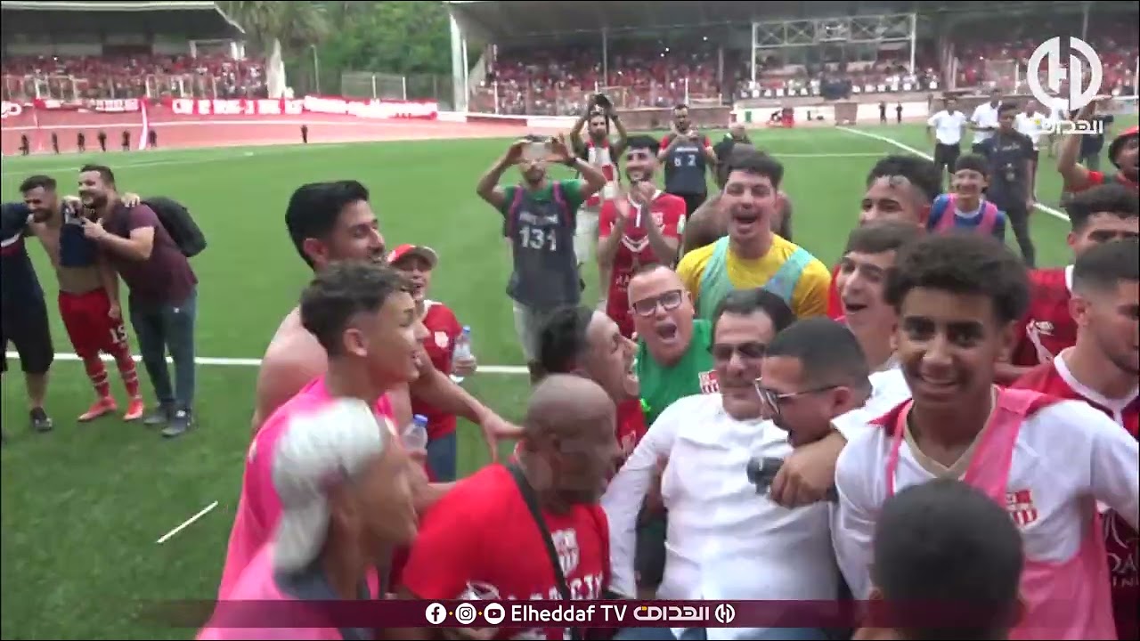 شاهد... إحتفالات لاعبي شباب بلوزداد مع أنصارهم بعد فوزهم على إتحاد العاصمة