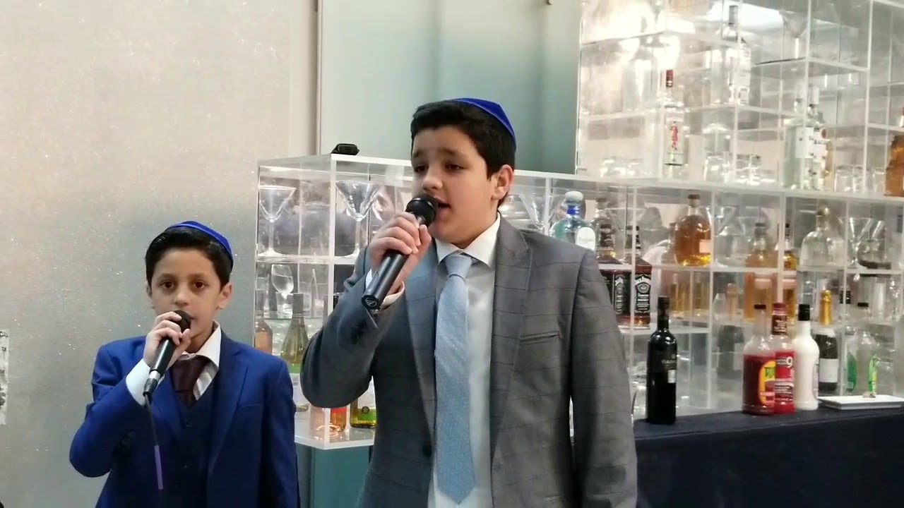 Victor Hamra sing لحلف القمر يمين