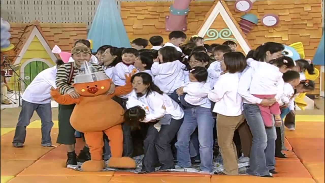뿡뿡이랑 야야야! - Farting King Pung Pung, 신문지를 팔락팔락