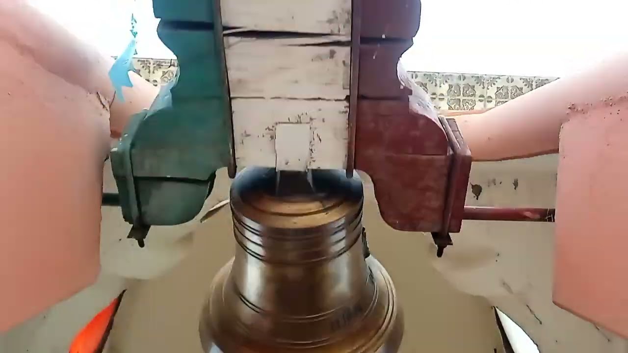 Repique de campanas de la Capilla de San Miguelito, Capulhuac de Mirafuentes, México.