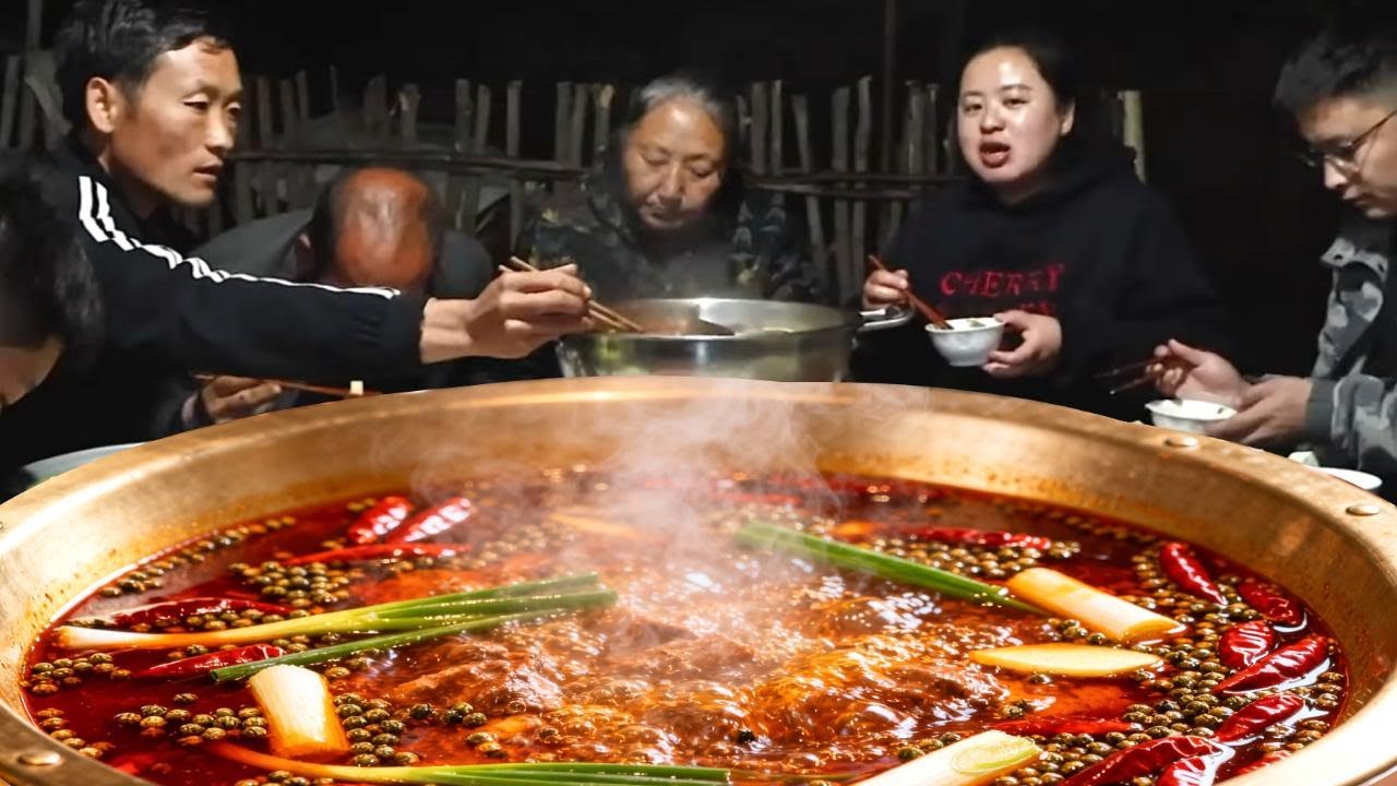 肉片挂满红油汤汁，一入口滑嫩麻香！麻辣牛肉这么做，滑嫩到筷子打架！#吃播 #美食教程