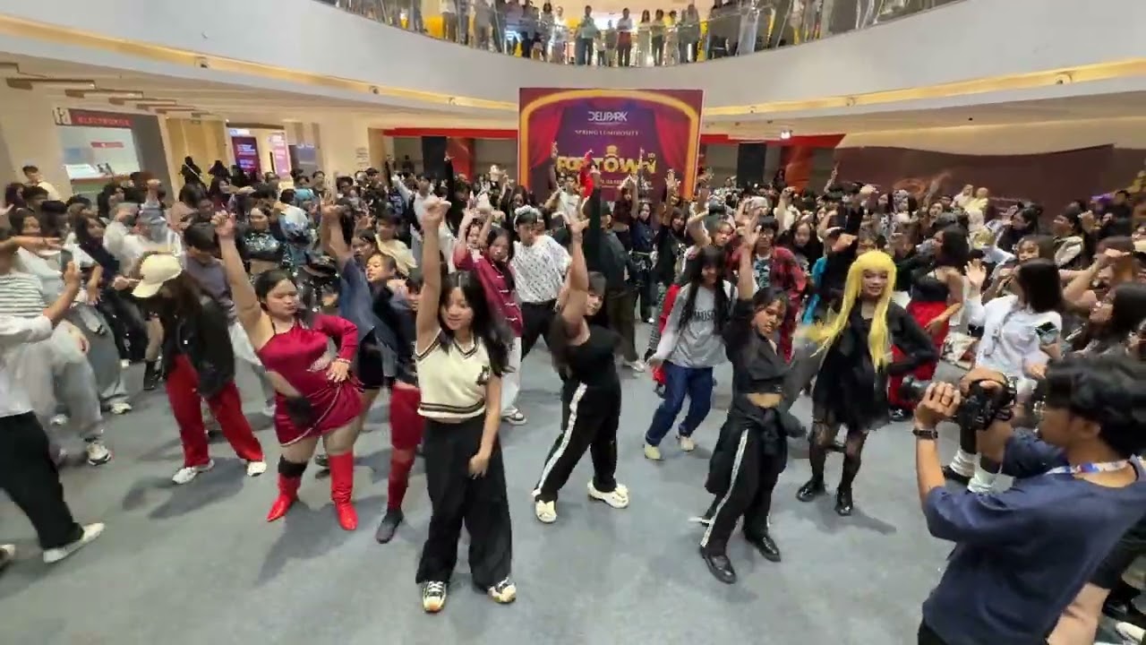 KPOP RANDOM PLAY DANCE @ POPTOWN FEST DELIPARK MEDAN 8 FEBRUARI 2026 (Part 2)
