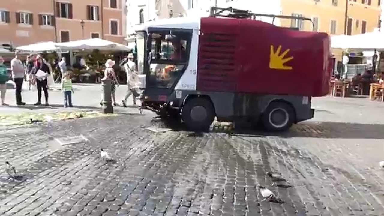 Trucks of Italy: Roman Street Sweeper