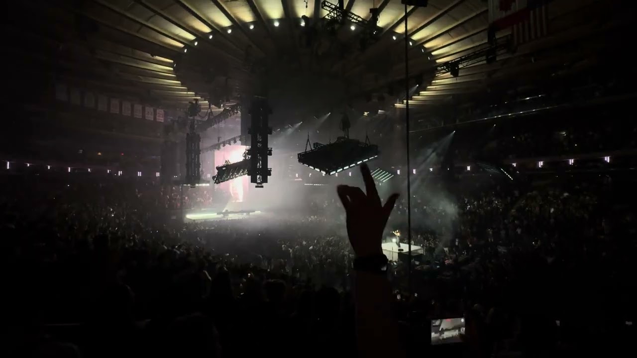 miracle maker → saving up (live debuts) — dom dolla & clementine douglas @ msg | 250307 [PXT]