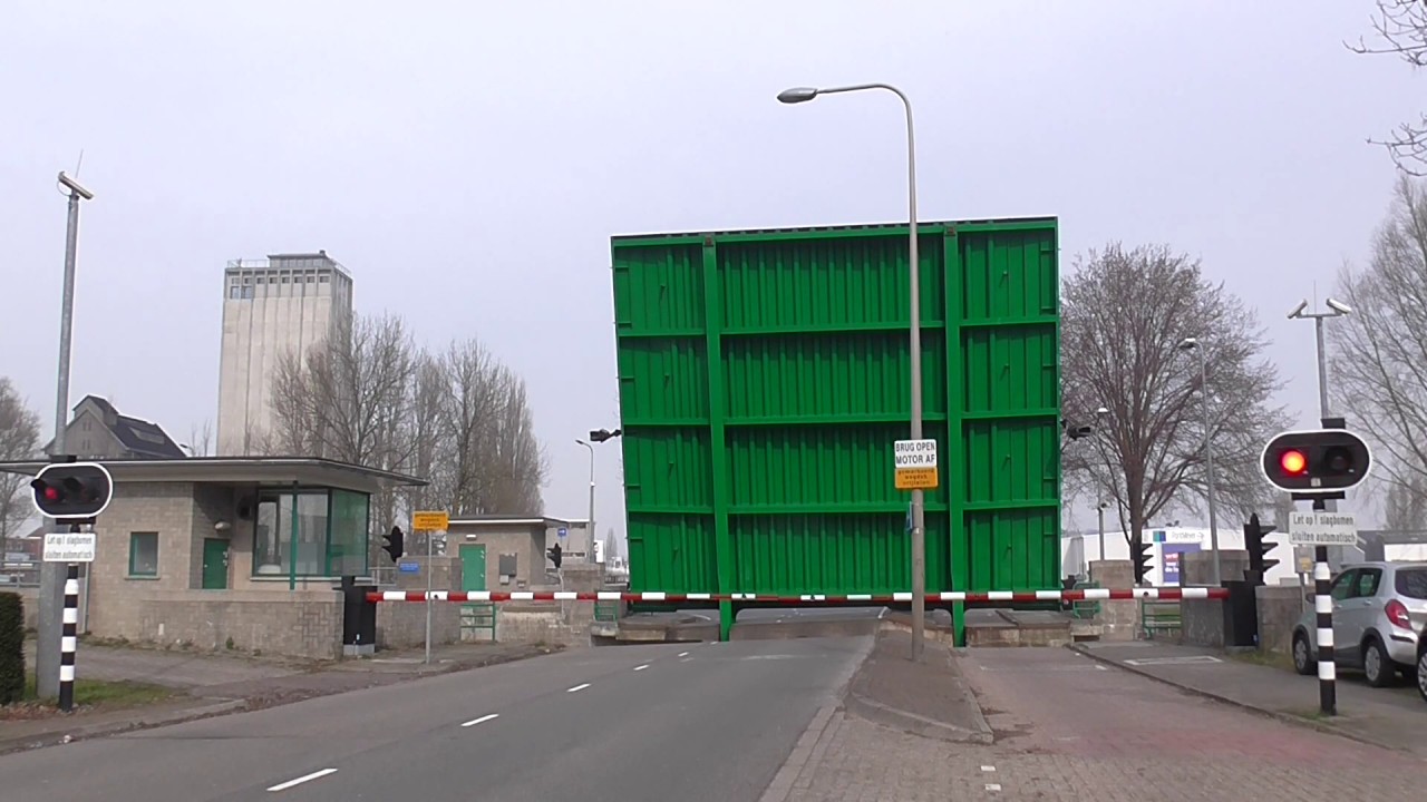 Brugopening Prins Bernhardbrug Oost Deventer Basculebrug/ Drawbridge/ Pont Basculant/ Zugbr&uuml;cke