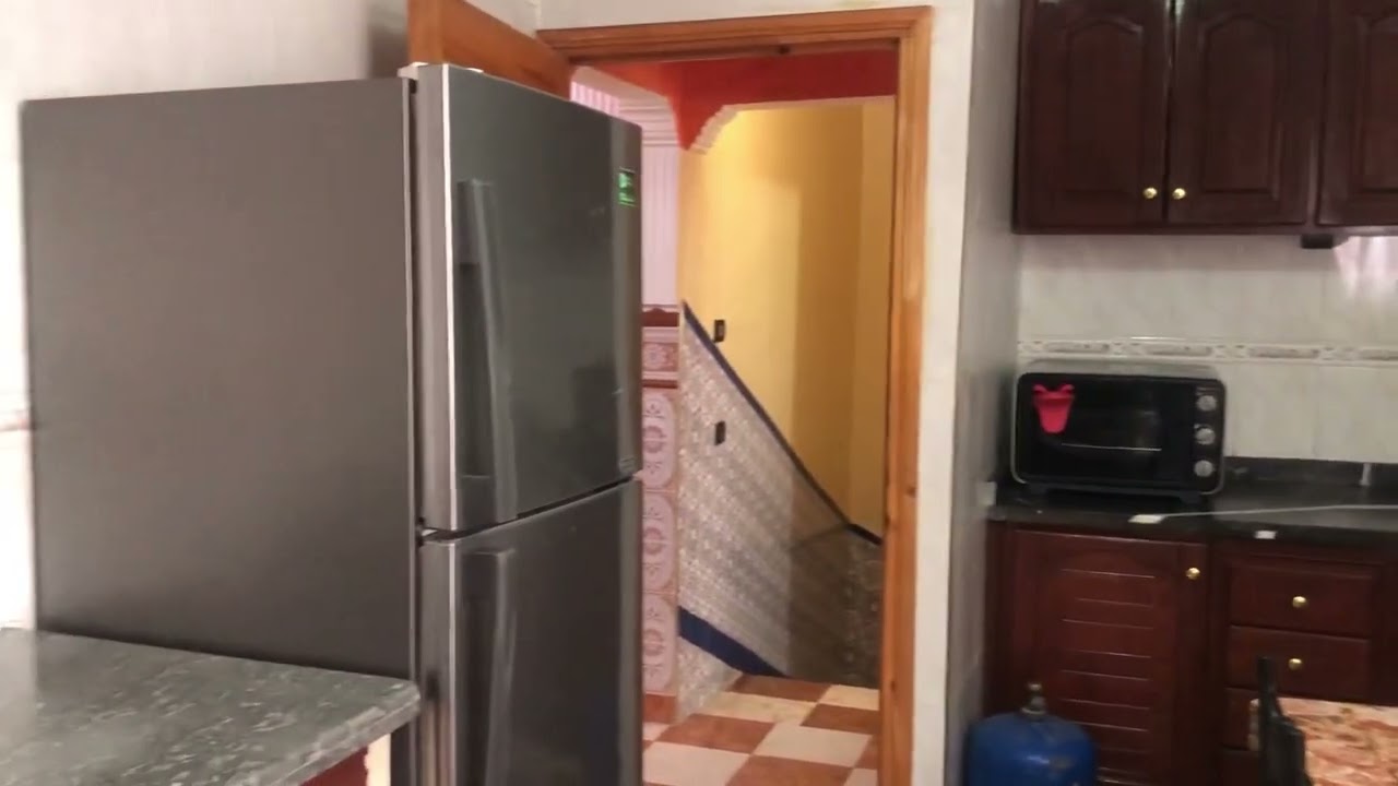 دار حرة للبيع مدينة الفنيدق كنديسة العليا الثمن مناسب الرقم 0611821679