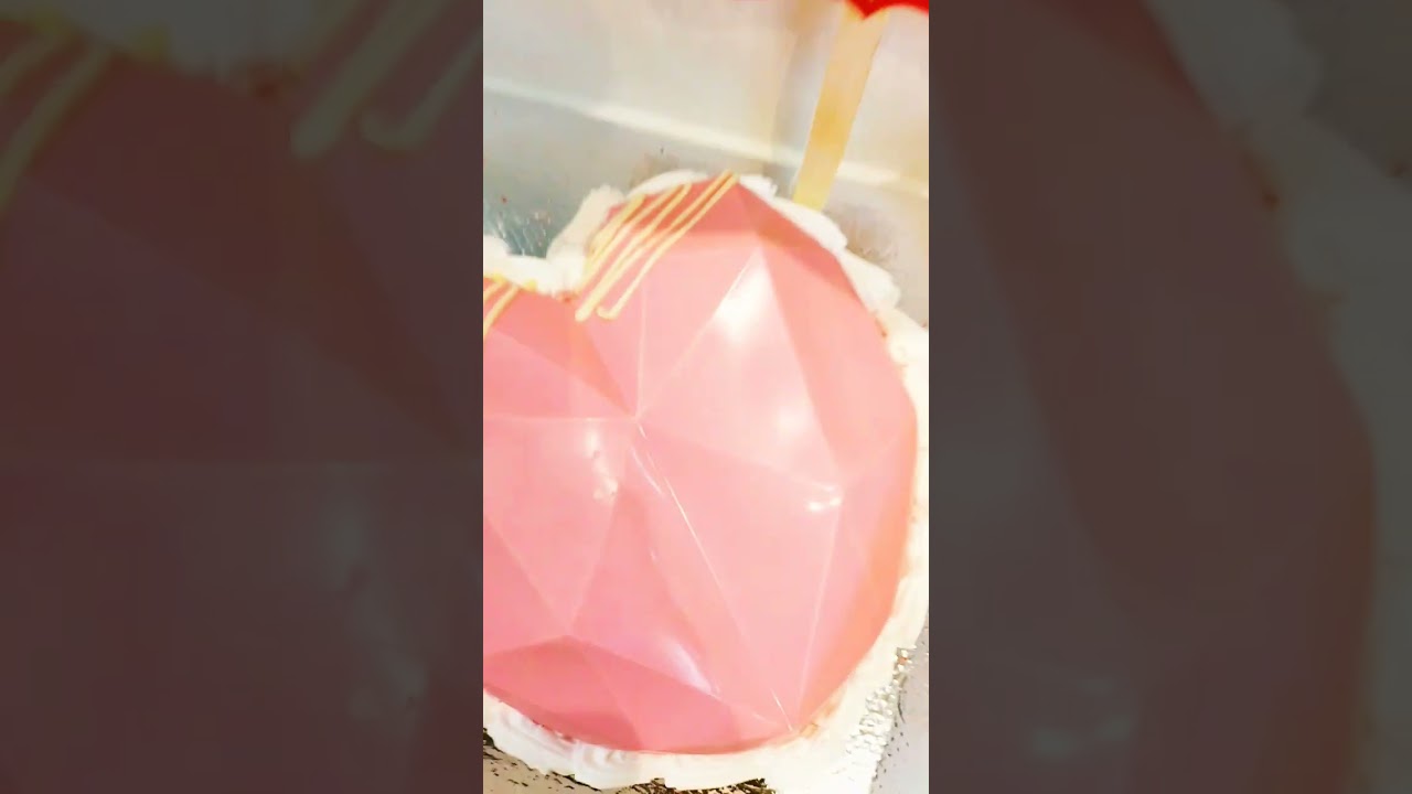 #pinnata cake #hammer cake#celebration  #strawberrycake #valentine #delicious @Unboxingking5846