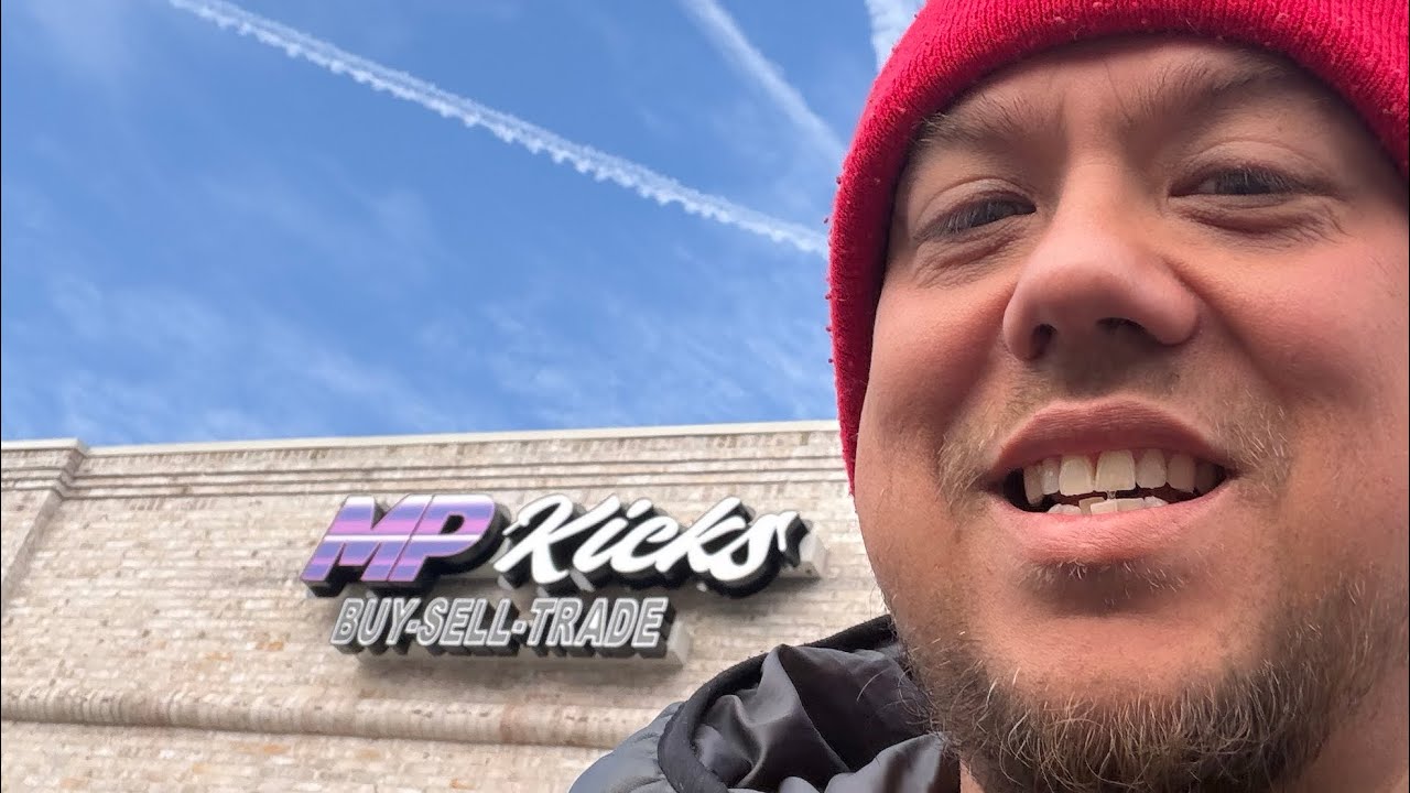 Stopping by MP Kicks THESNEAKERADDICT is live!