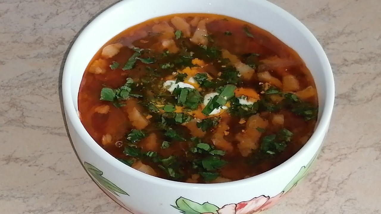 Борщ со свёклой, болгарским перцем, помидорами и салом