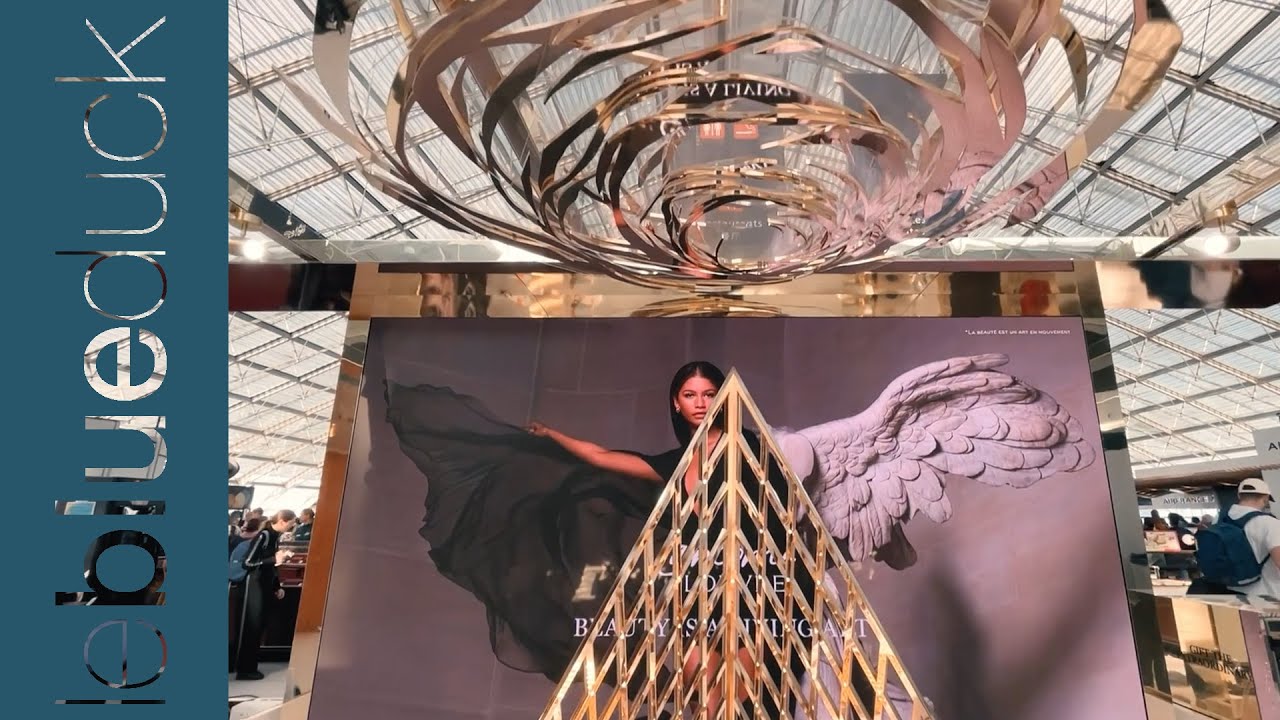 Lancôme x Louvre, Paris CDG Ap, November 2023 / leblueduck
