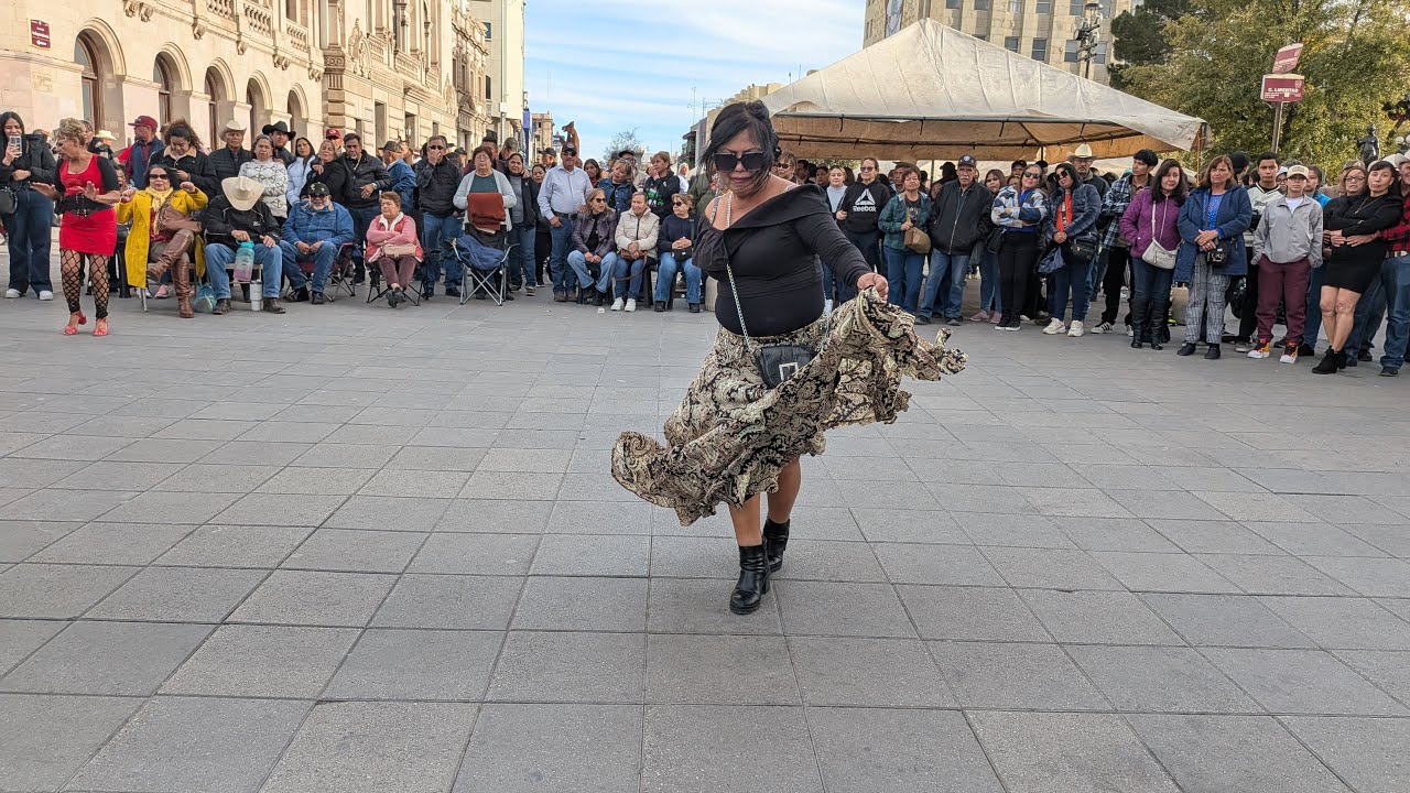 que se gasten los zapatos y las botas bailando con MM.