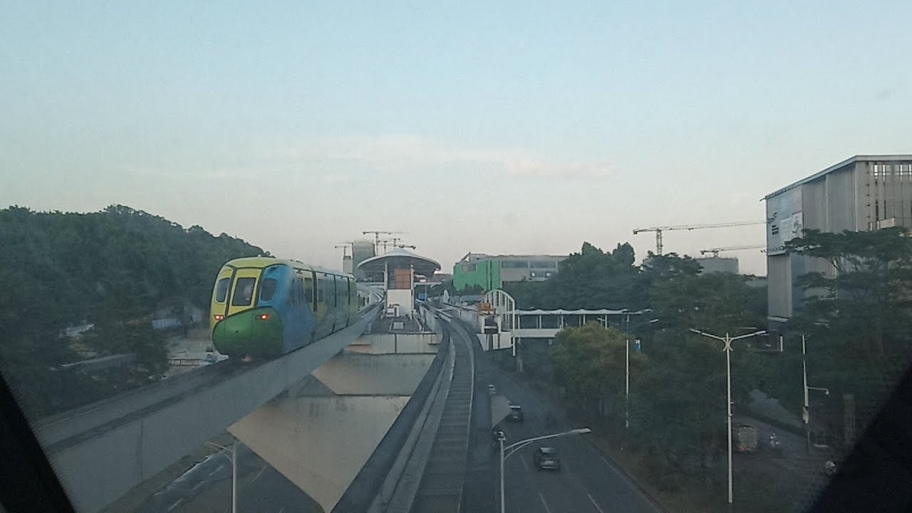 A trip on Shenzhen's Pingshan SkyShuttle