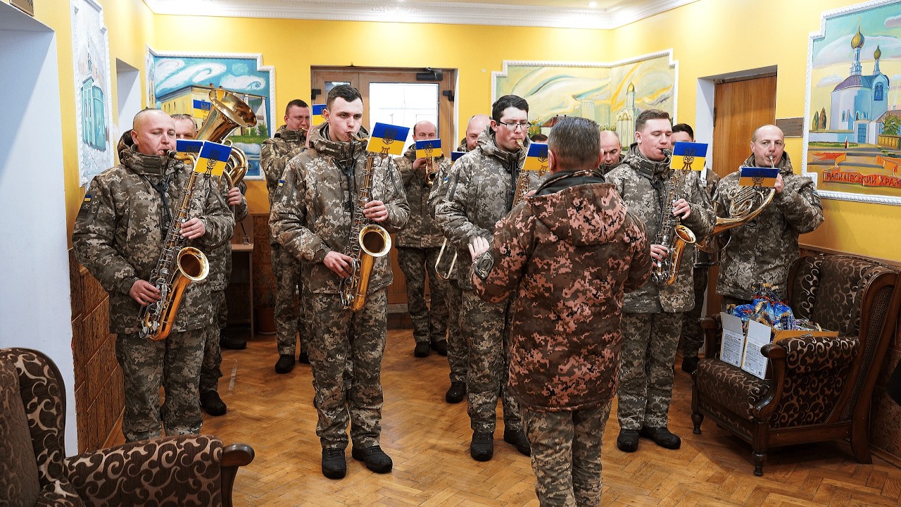 Різдво 2025: Оркестр прикордонників вітає митрополита Михаїла