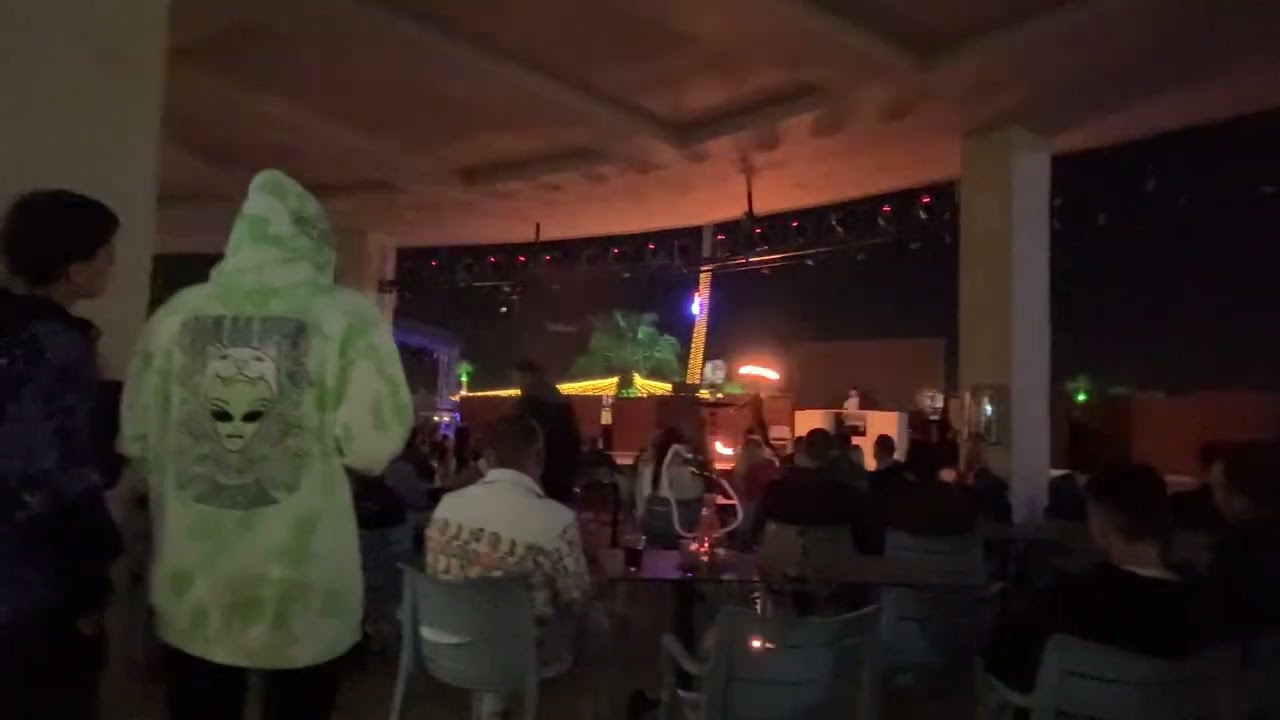 Pickalbatros golf luxury suites fire show