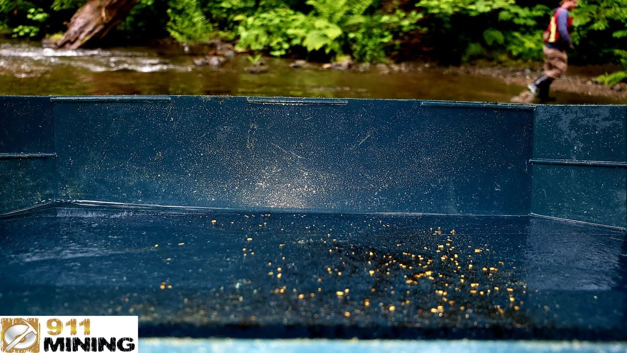 Finding Gold In A Huge Mineralized Canyon!