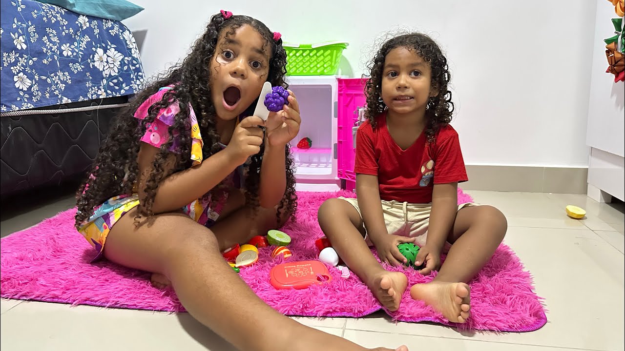 COMPREI VÁRIAS FRUTAS E LEGUMES LEGAIS PARA MARINA E LUCAS!!! Vlog sem cortes.