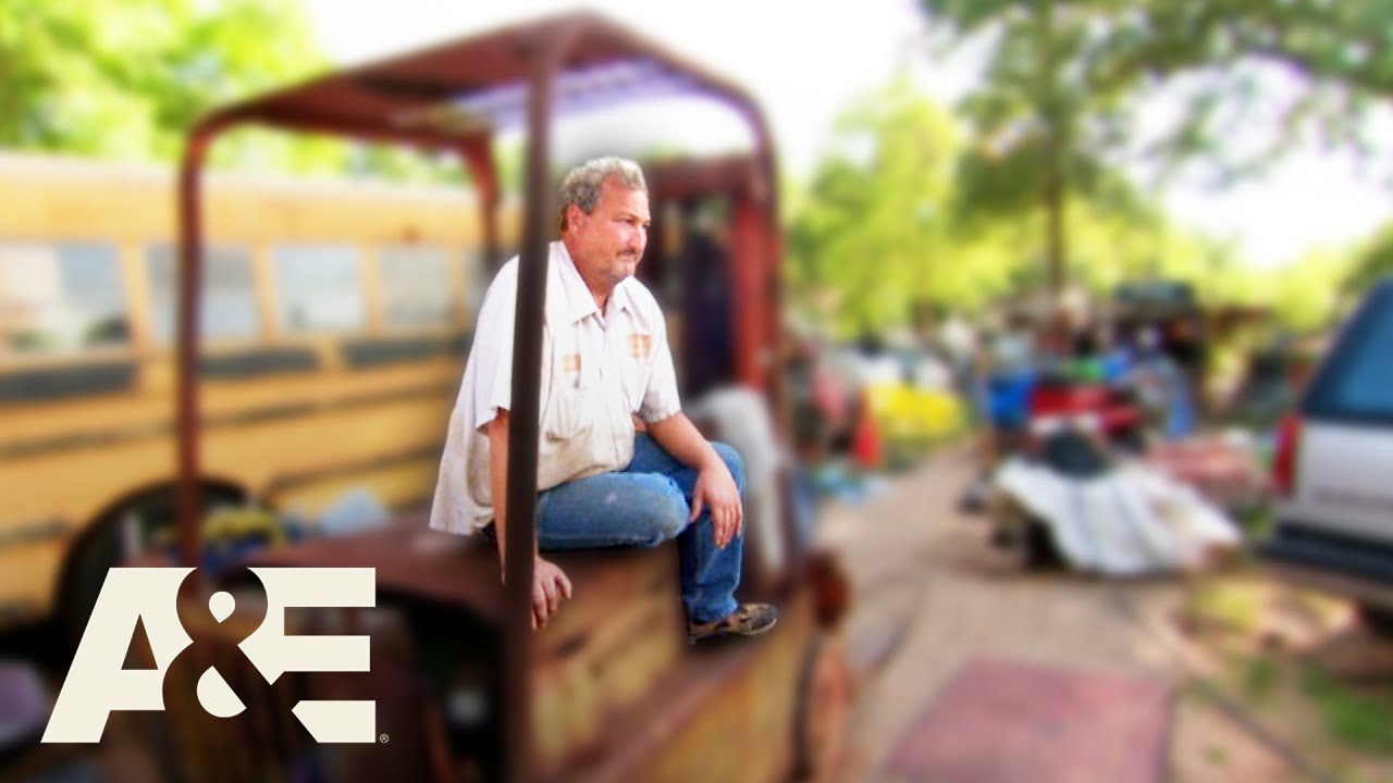Hoarders: Man Has THREE DAYS to Cleanup or He's Going to Jail | A&E