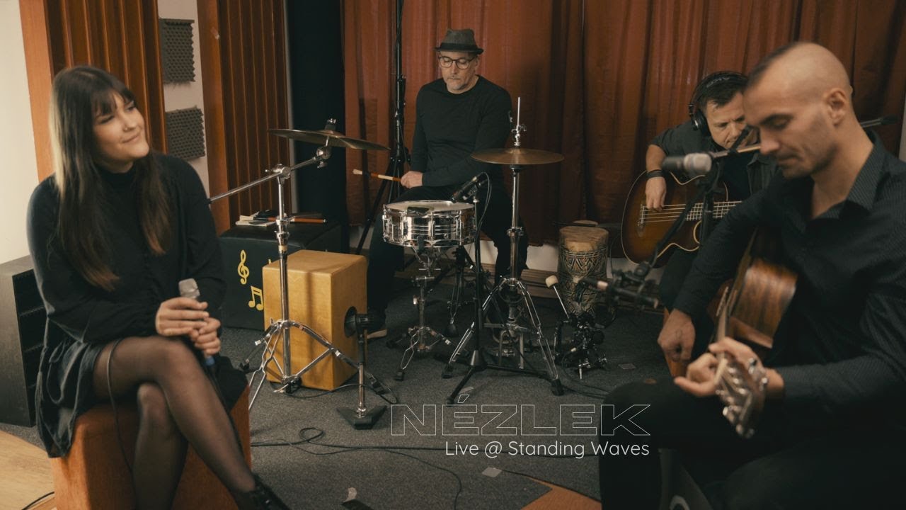 Kiad - Nézlek (Live at Standing Waves Studio)