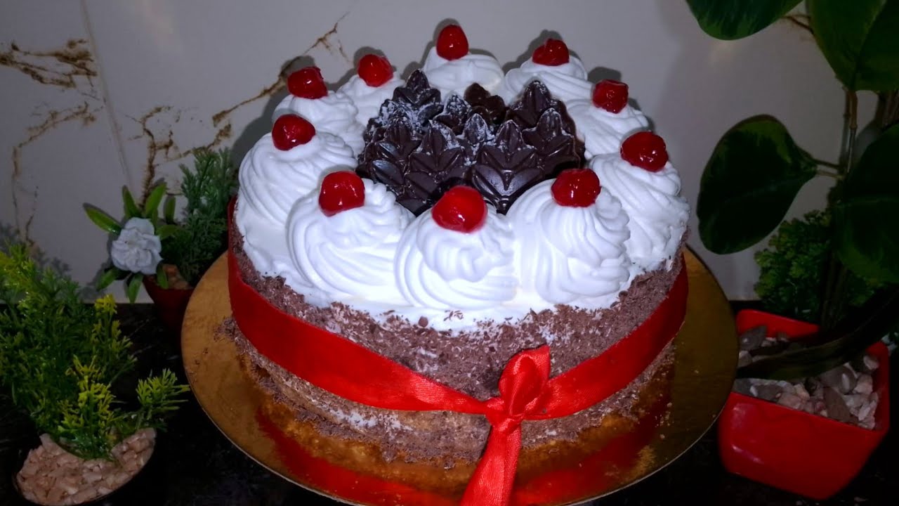  كيكة الغابة السوداء forêt noire 😋بأسهل طريقة وبدون تكلفة